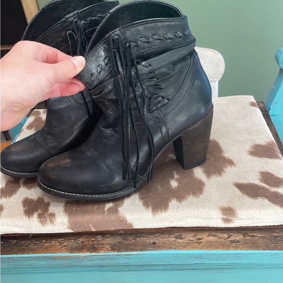 Fringe booties - Picture 2 of 6